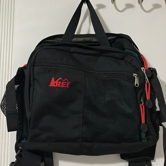 REI hiking lumbar saddle bag, waistpack, Fanny pack. - Picture 2 of 9